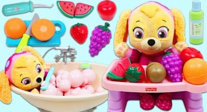 Paw Patrol Pup Baby Skye Morning Routine of Bath Time and Toy Fruit Breakfast!
