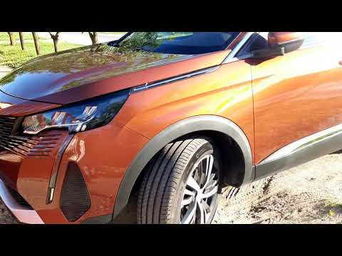 Peugeot 3008 – Peugeot 5008 2021 design in sunlight