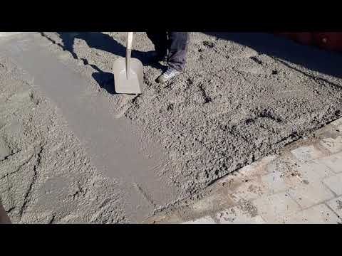 Betonozás Házilag segítséggel Mixerbetonból – vasbeton hálóra aljzat betonozás