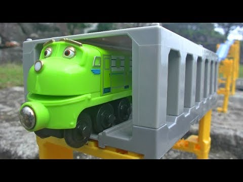 Chuggington & Thomas wooden toy. Jump to the river from the Plarail slide!