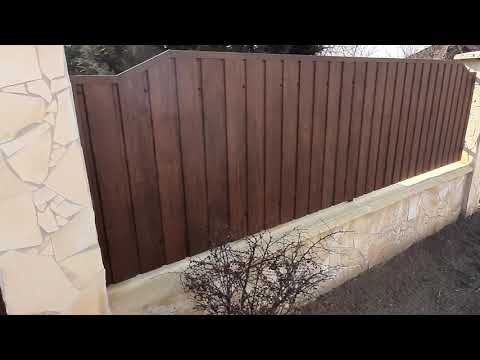 KERÍTÉS ÉPÍTÉS HÁZILAG – Zsalukő kerítés építés – trapéz lemez kerítés betéttel  – a végeredmény