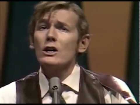 Gordon Lightfoot – Song For A Winter’s Night