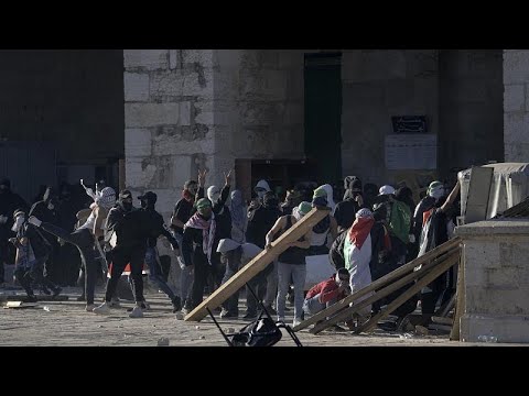 Palesztinok és izraeli biztonsági erők csaptak össze az Al-Aksza mecsetné
