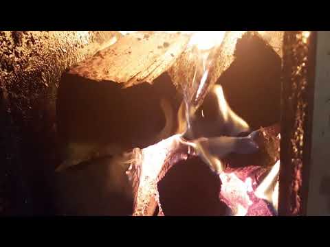 Tölgyfa tűzifa égetése vegyestüzelésü kazánban