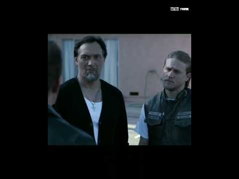 Sons of Anarchy : Charlie Hunnam, Peter Weller; Jimmy Smits.