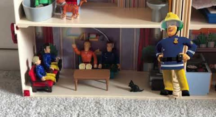 Sam, a tűzoltó és barátai beköltöztek a Playmobil házba