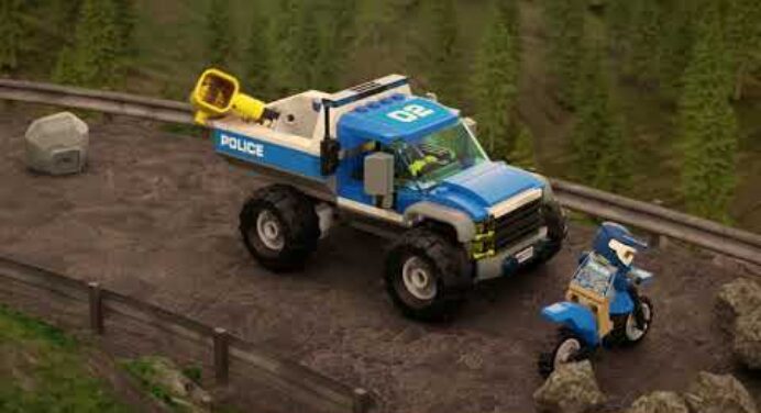 Bünözők a rendőrök ellen…a hegyekben! - LEGO City