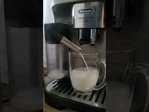 Make a Latte Macchiato with DeLonghi Magnifica Evo Coffe machine, the best latte – #shorts