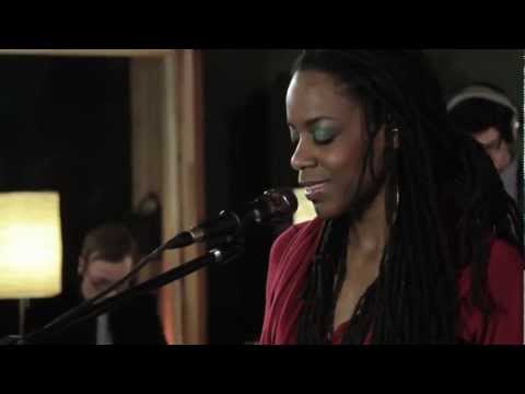 Akua Naru – Poetry: How Does It Feel Now??? [Live Performance]