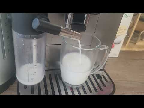 Best Latte Make a Latte Macchiato with DeLonghi Magnifica Evo Coffe machine, the best latte