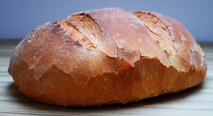 Kenyérsütés házilag - 1kg-os fehér kenyér recept - Élesztővel, ropogós héjjal, puha bélzettel