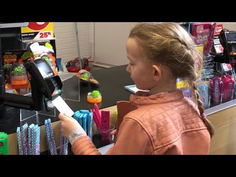 SHES GOT A BANK CARD!!!  [ gohenry card review ]